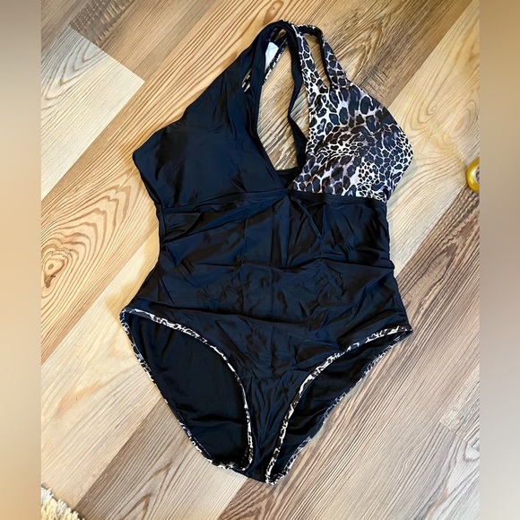 SHEIN Other - Black Leopard Print Racerback Wide Strap One Piece Swimsuit Plus Size 2XL Ruched